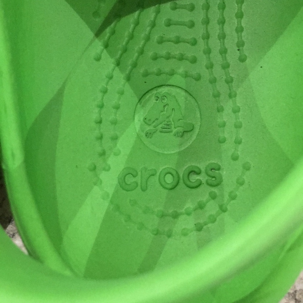 ⛔️REDUCED⛔️ Crocs Shoes - Picture 6 of 8